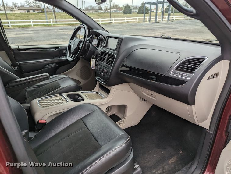 image for item LF9713 2019 Dodge Grand Caravan  van