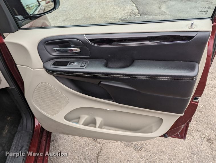 image for item LF9713 2019 Dodge Grand Caravan  van