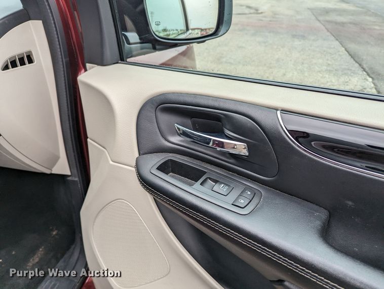 image for item LF9713 2019 Dodge Grand Caravan  van