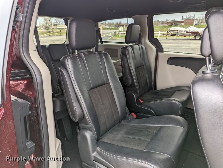 image for item LF9713 2019 Dodge Grand Caravan  van