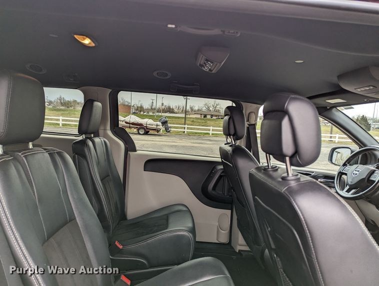 image for item LF9713 2019 Dodge Grand Caravan  van