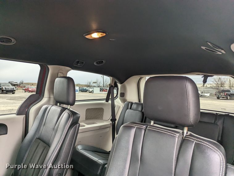 image for item LF9713 2019 Dodge Grand Caravan  van