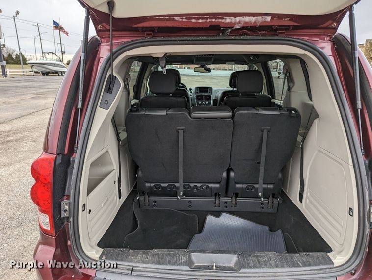 image for item LF9713 2019 Dodge Grand Caravan  van