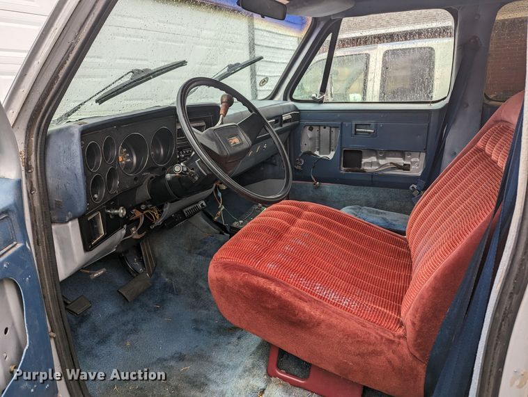 image for item LF9745 1984 GMC Suburban  SUV