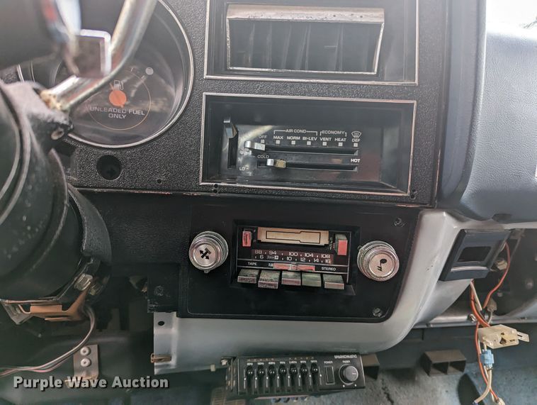 image for item LF9745 1984 GMC Suburban  SUV