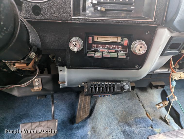 image for item LF9745 1984 GMC Suburban  SUV