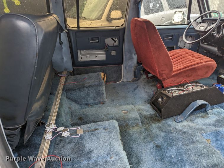 image for item LF9745 1984 GMC Suburban  SUV