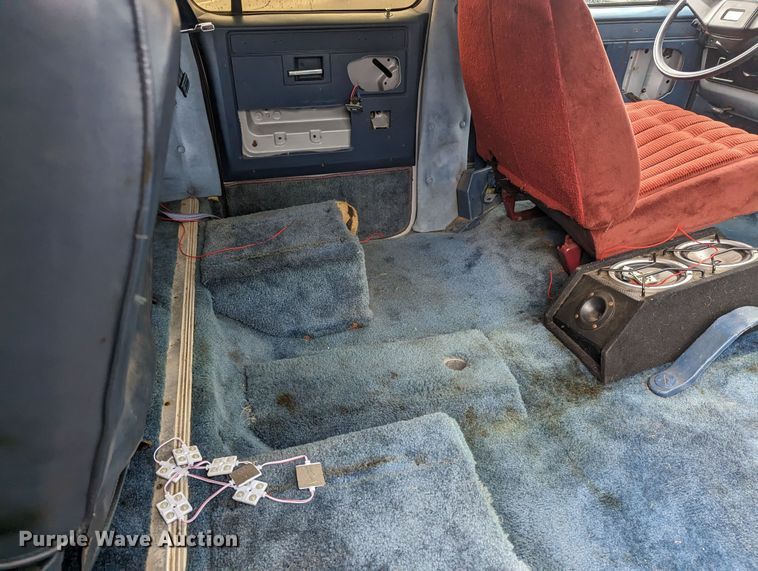 image for item LF9745 1984 GMC Suburban  SUV