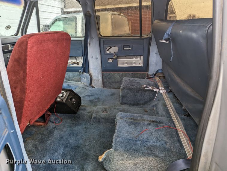 image for item LF9745 1984 GMC Suburban  SUV