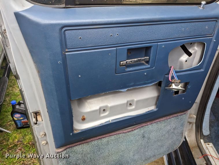 image for item LF9745 1984 GMC Suburban  SUV