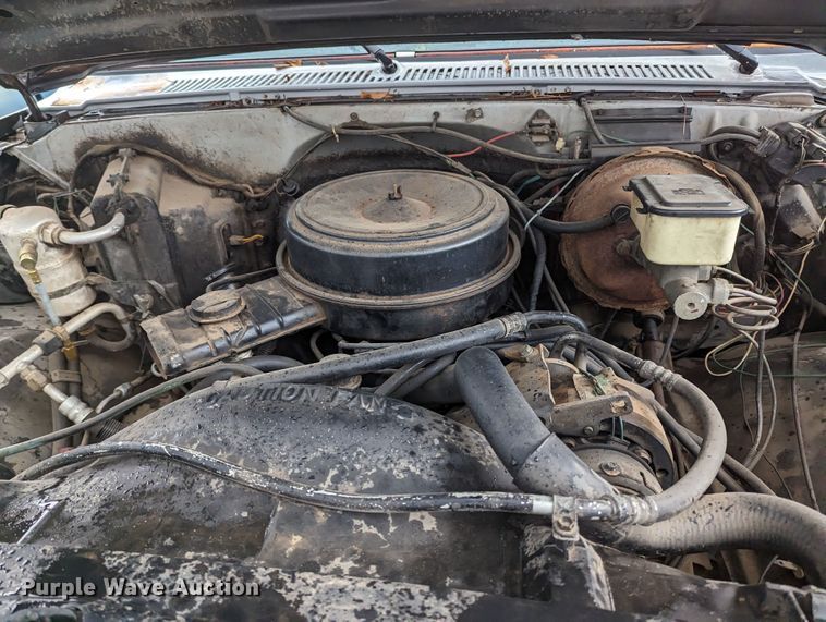 image for item LF9745 1984 GMC Suburban  SUV