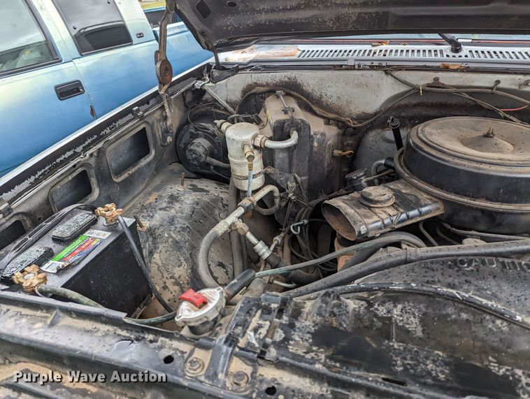 image for item LF9745 1984 GMC Suburban  SUV