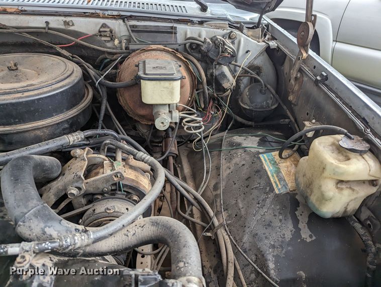 image for item LF9745 1984 GMC Suburban  SUV