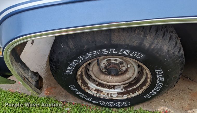 image for item LF9745 1984 GMC Suburban  SUV