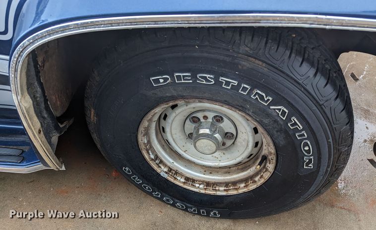 image for item LF9745 1984 GMC Suburban  SUV