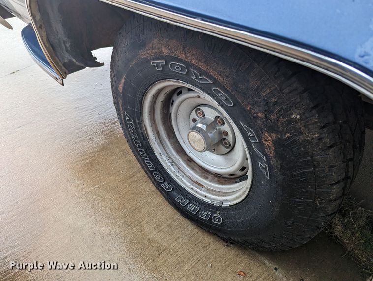 image for item LF9745 1984 GMC Suburban  SUV