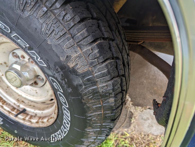 image for item LF9745 1984 GMC Suburban  SUV