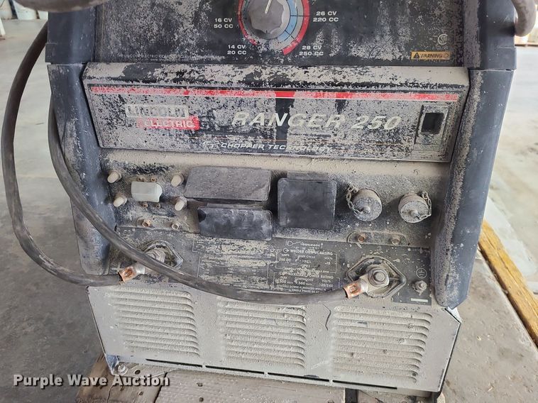 image for item LH9812 Lincoln Electric Ranger 250  welder