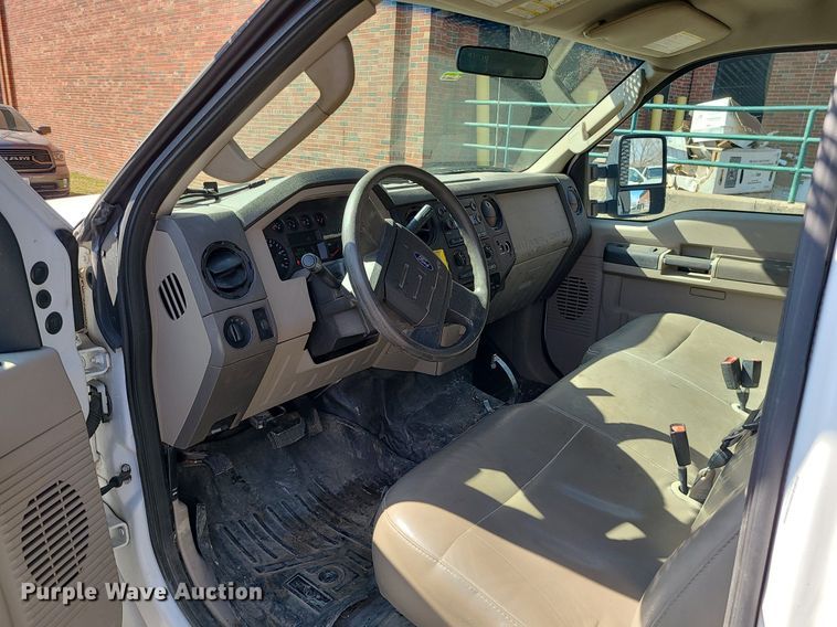 image for item LH9852 2008 Ford F550 Super Duty  flatbed truck