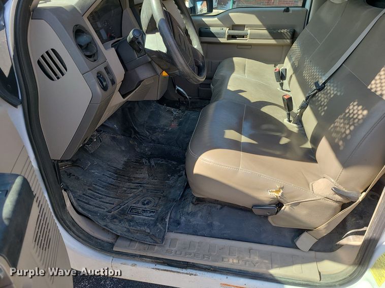 image for item LH9852 2008 Ford F550 Super Duty  flatbed truck