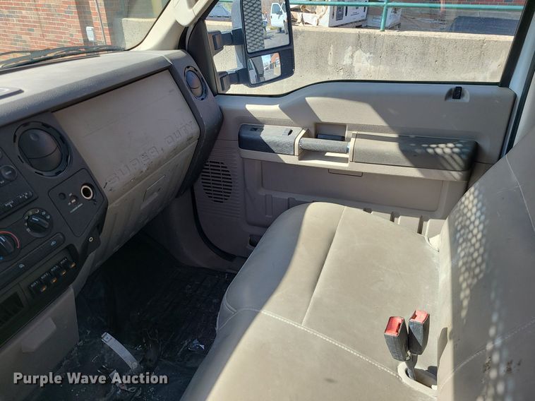 image for item LH9852 2008 Ford F550 Super Duty  flatbed truck