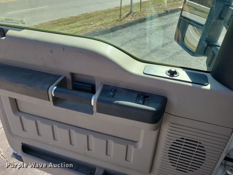 image for item LH9852 2008 Ford F550 Super Duty  flatbed truck