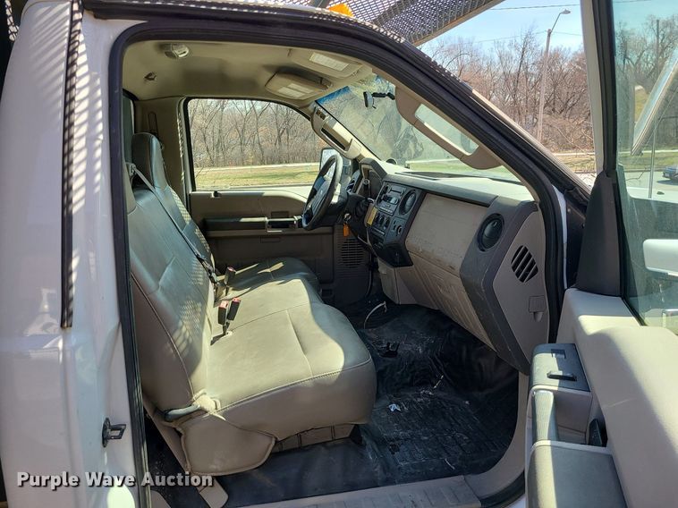 image for item LH9852 2008 Ford F550 Super Duty  flatbed truck