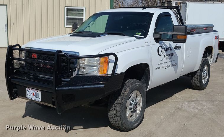 image for item LH9855 2011 GMC Sierra 2500HD SLE  pickup truck