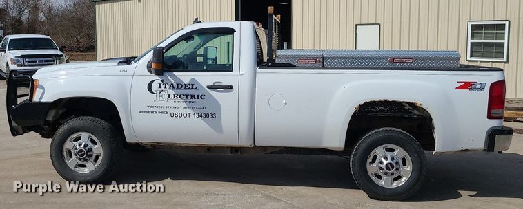 image for item LH9855 2011 GMC Sierra 2500HD SLE  pickup truck