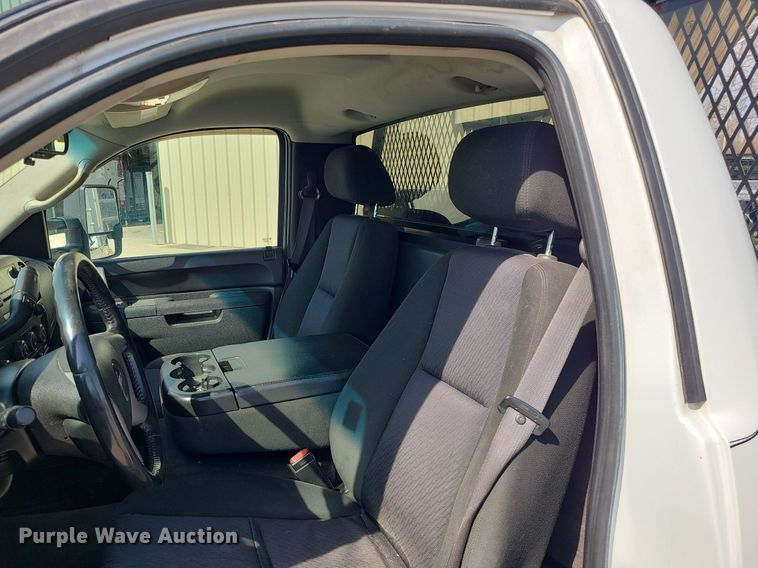 image for item LH9855 2011 GMC Sierra 2500HD SLE  pickup truck