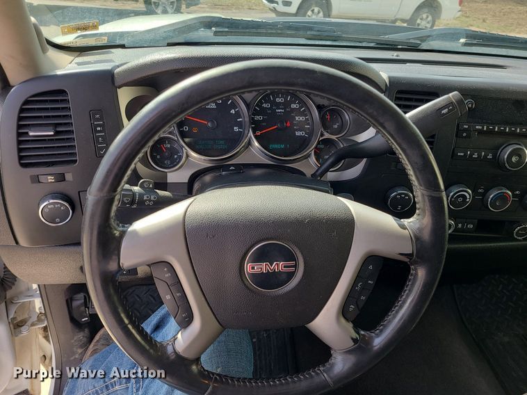 image for item LH9855 2011 GMC Sierra 2500HD SLE  pickup truck