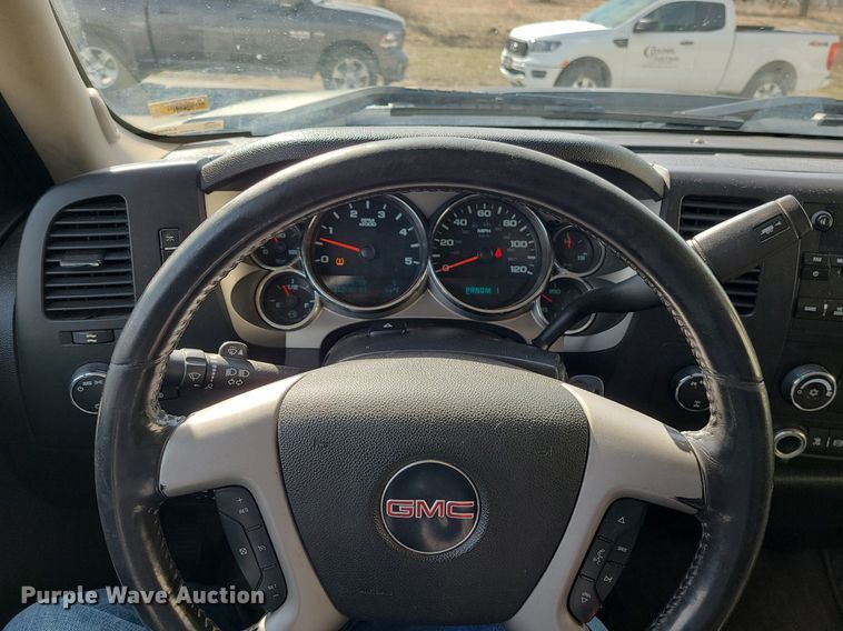 image for item LH9855 2011 GMC Sierra 2500HD SLE  pickup truck