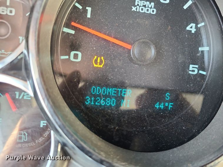 image for item LH9855 2011 GMC Sierra 2500HD SLE  pickup truck