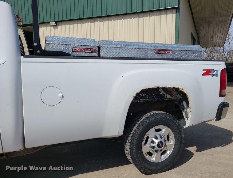 image for item LH9855 2011 GMC Sierra 2500HD SLE  pickup truck