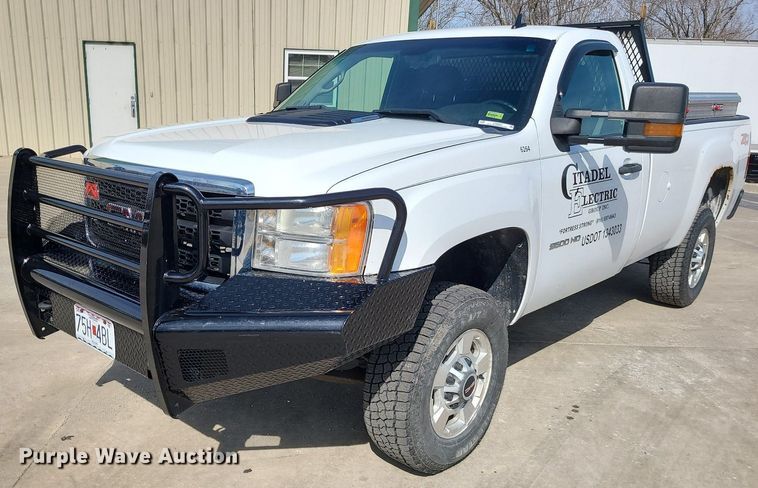 image for item LH9855 2011 GMC Sierra 2500HD SLE  pickup truck