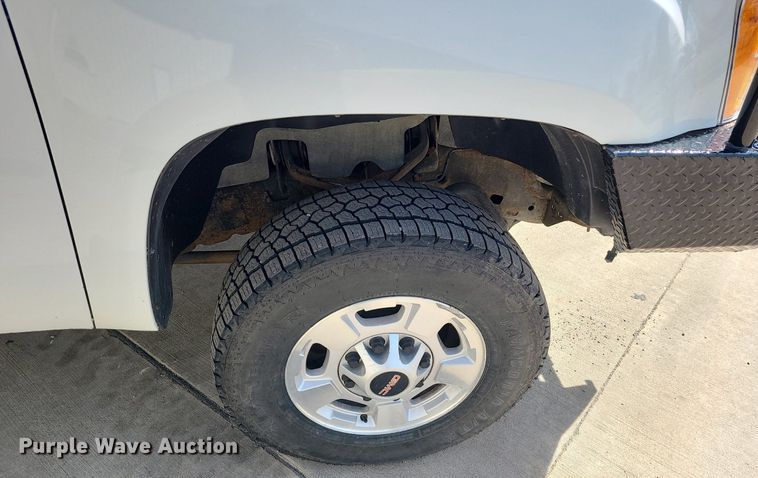 image for item LH9855 2011 GMC Sierra 2500HD SLE  pickup truck