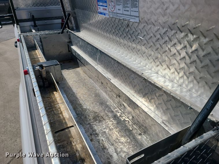 image for item LH9855 2011 GMC Sierra 2500HD SLE  pickup truck