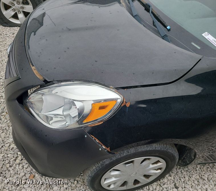 image for item LH9856 2012 Nissan Versa