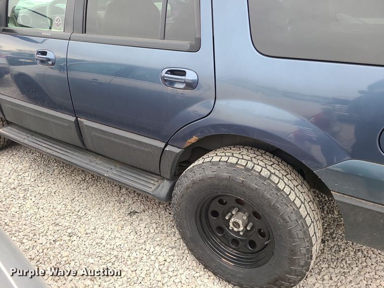 image for item LH9859 2004 Ford Expedition  SUV