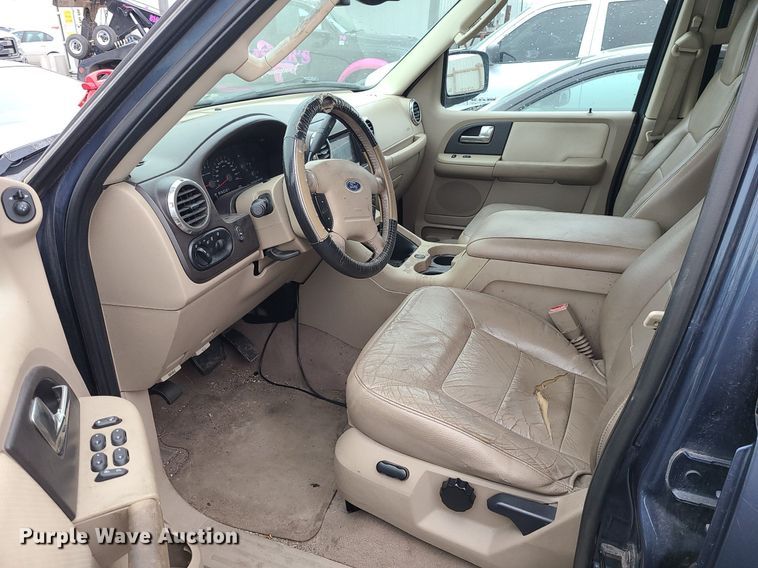 image for item LH9859 2004 Ford Expedition  SUV