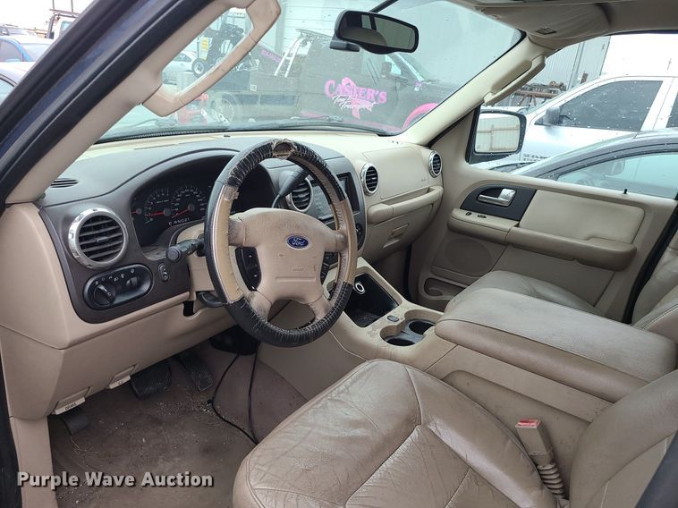 image for item LH9859 2004 Ford Expedition  SUV