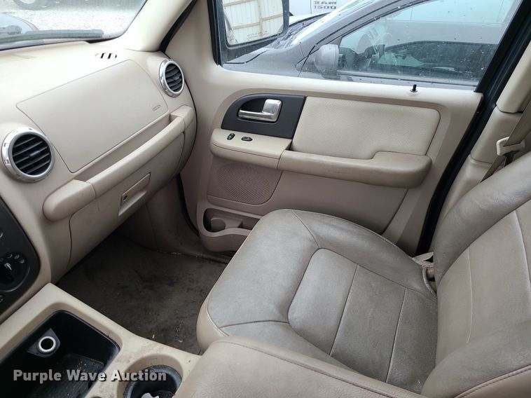 image for item LH9859 2004 Ford Expedition  SUV