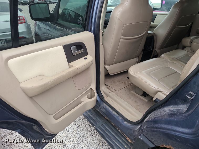 image for item LH9859 2004 Ford Expedition  SUV