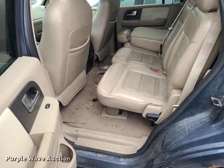 image for item LH9859 2004 Ford Expedition  SUV
