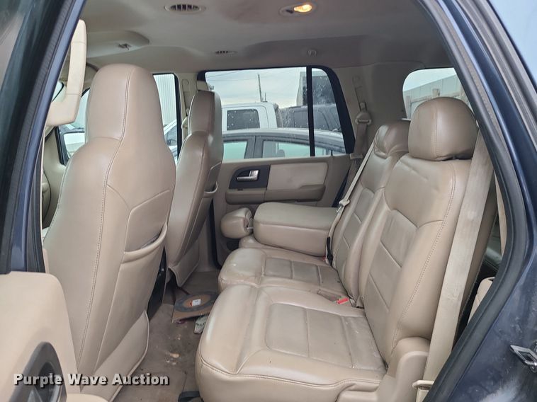 image for item LH9859 2004 Ford Expedition  SUV