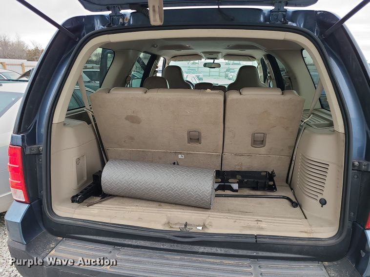 image for item LH9859 2004 Ford Expedition  SUV
