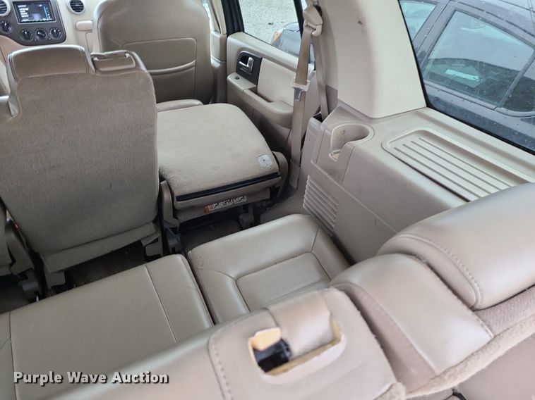image for item LH9859 2004 Ford Expedition  SUV