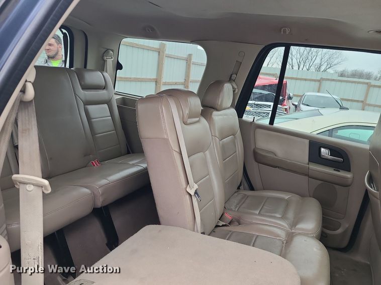 image for item LH9859 2004 Ford Expedition  SUV