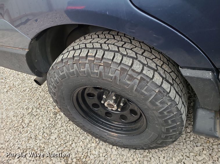 image for item LH9859 2004 Ford Expedition  SUV