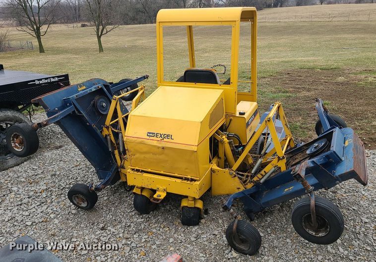 image for item LH9863 Excel Hustler 4600  lawn mower